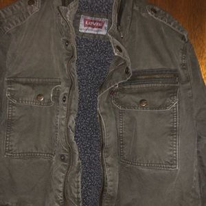 Levi’s Young Men’s small jacket Sherpa style lining unisex